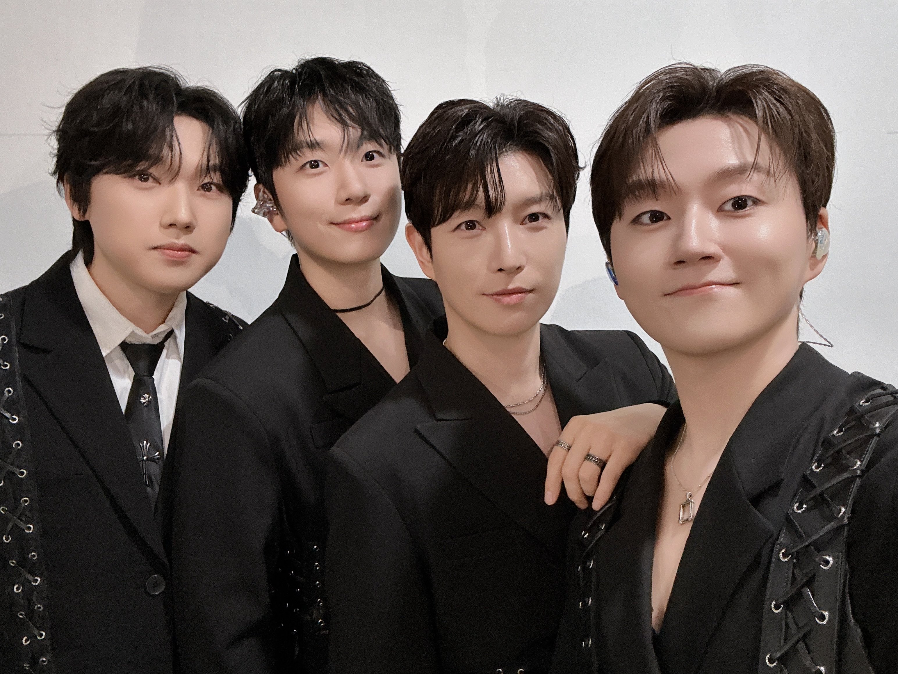 4HU1JKvNaQAAhhKZ.jpeg