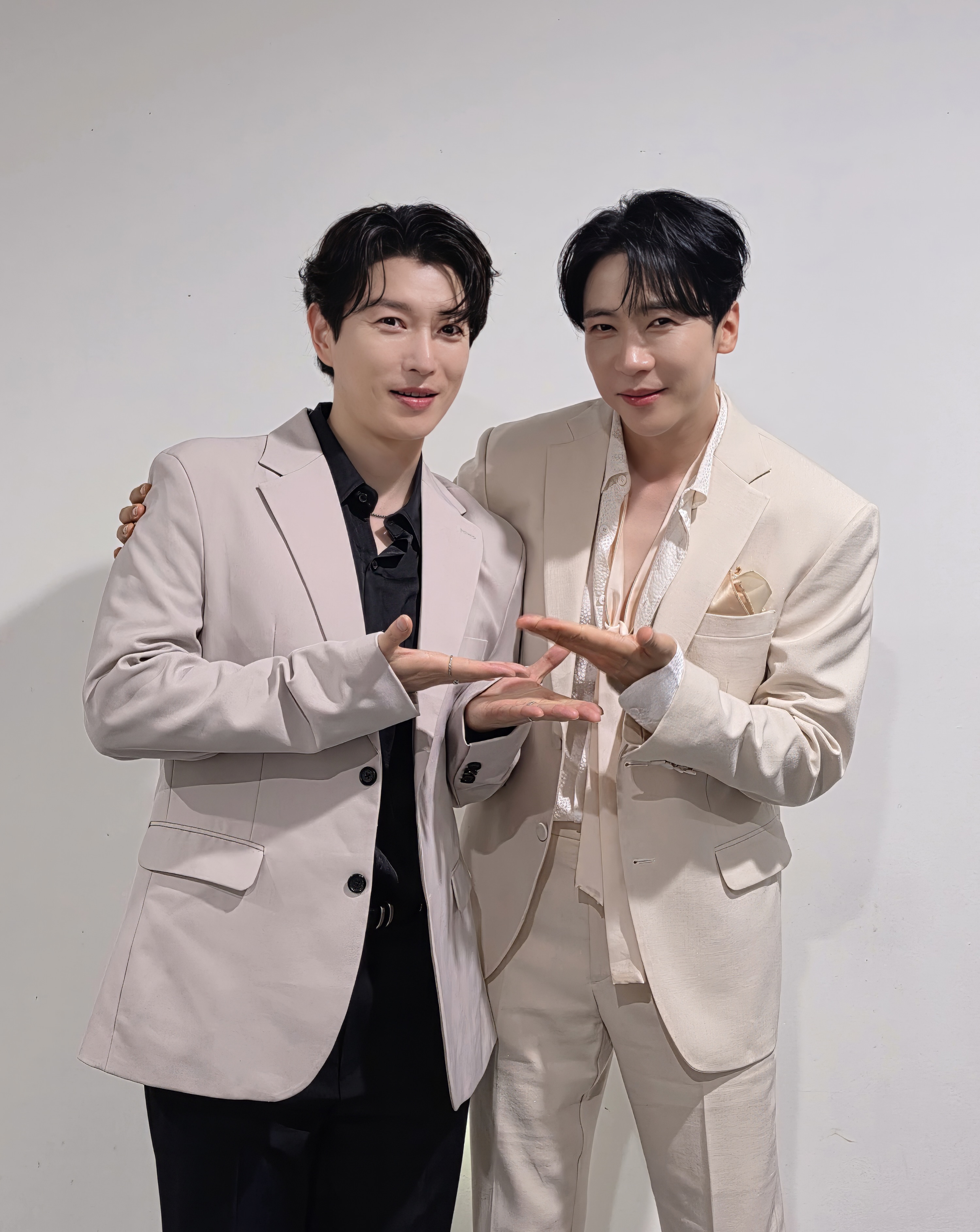 official_enoch_3903436487379604407_57226511484_3_2026-05-23.jpg